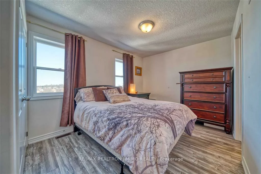 1, Leggott, Painswick North, Barrie