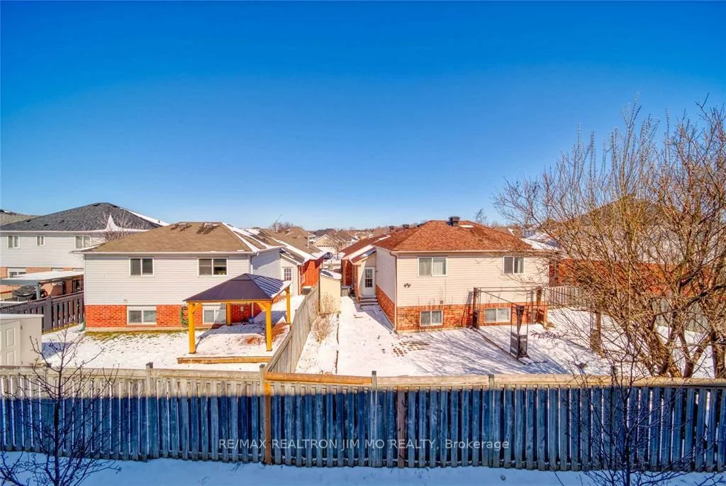 1, Leggott, Painswick North, Barrie