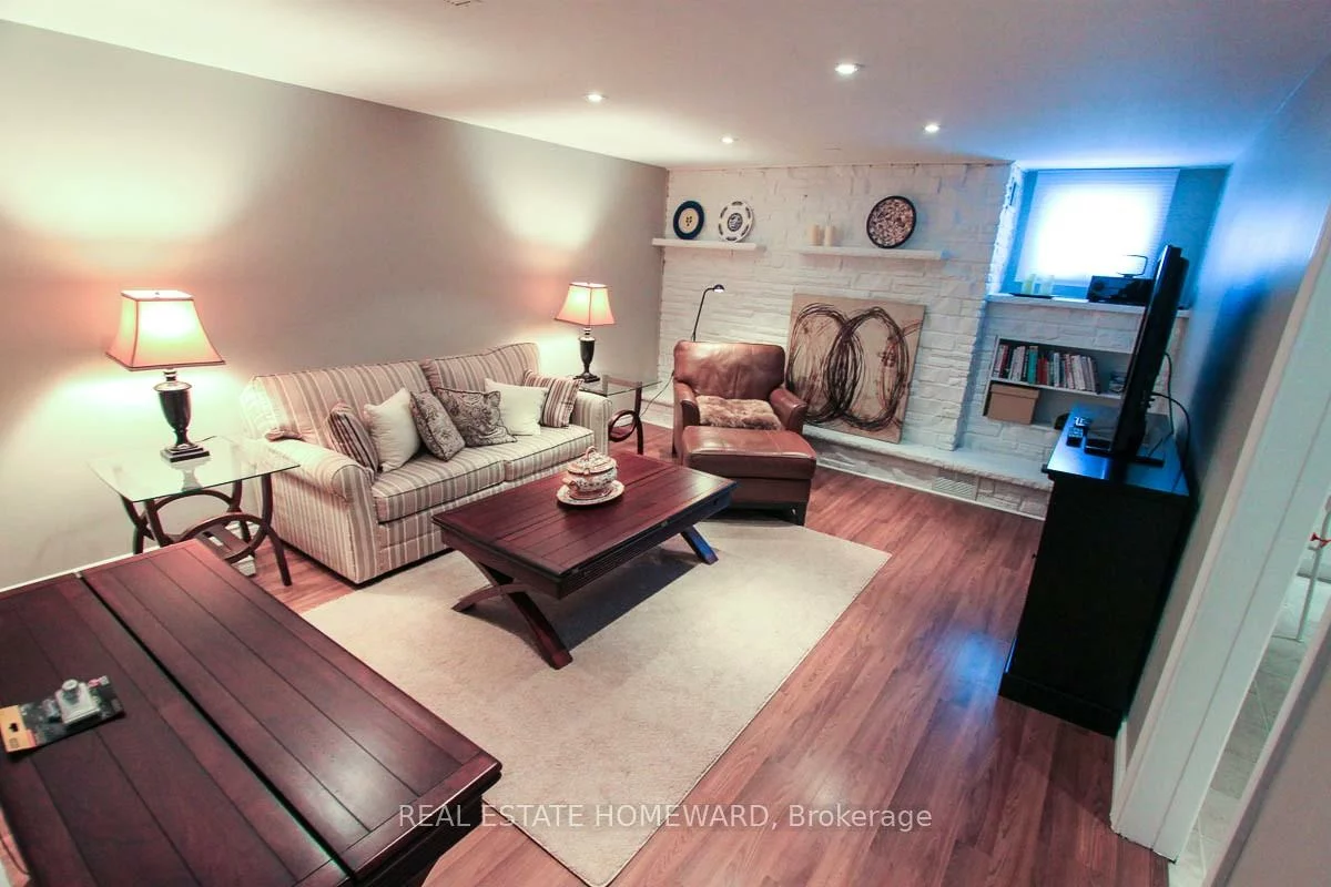 172, Anne, Letitia Heights, Barrie