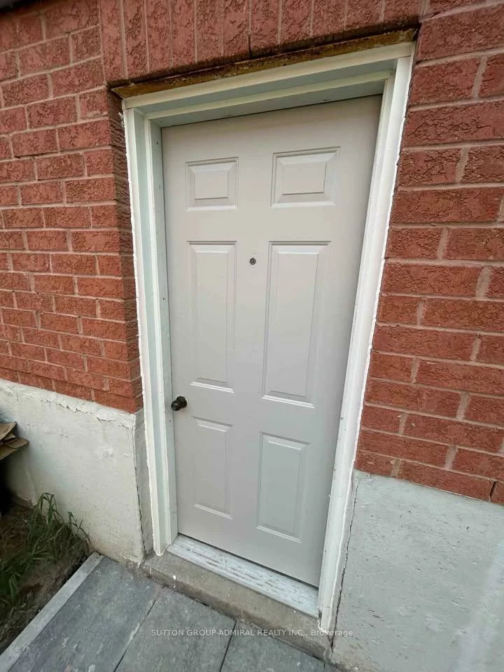 113, Hurst, Bayshore, Barrie
