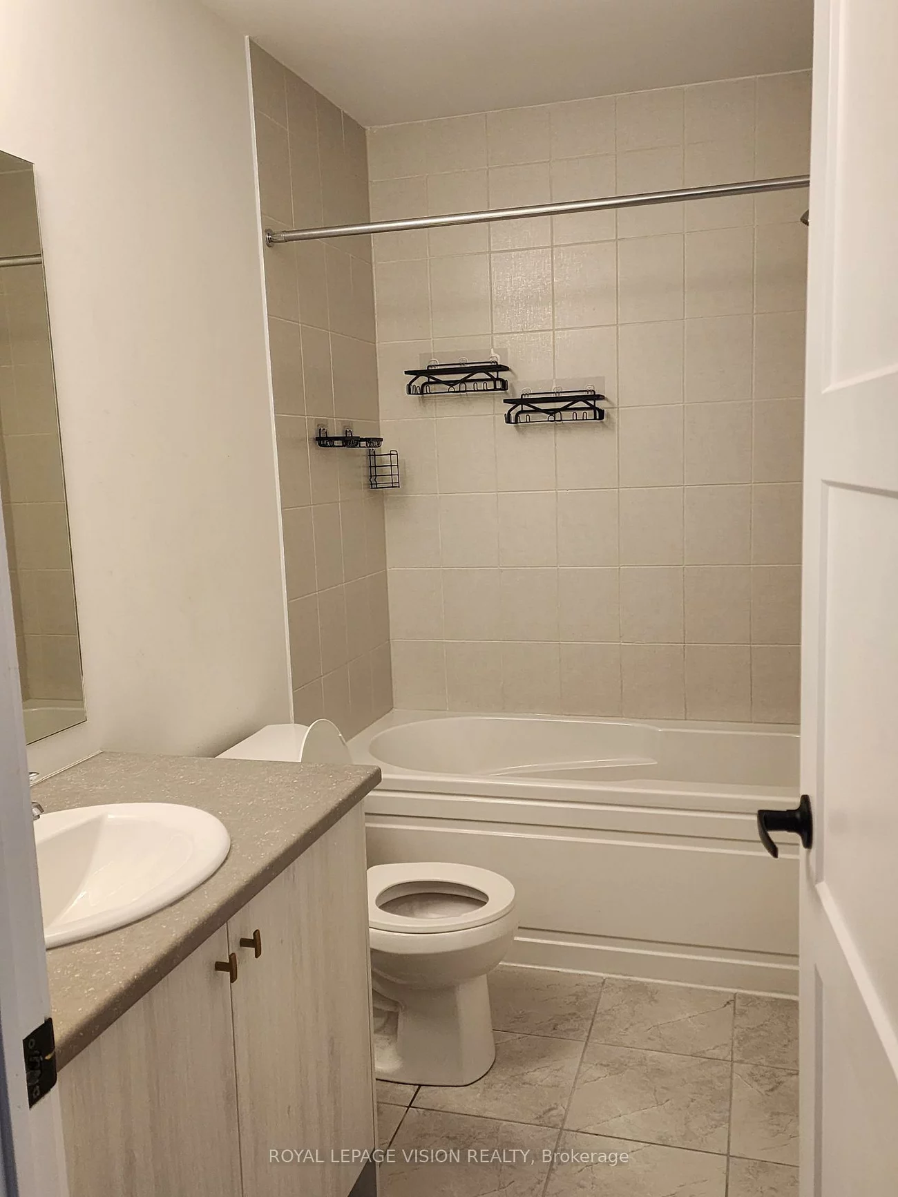 27, Wagon, Innis-Shore, Barrie