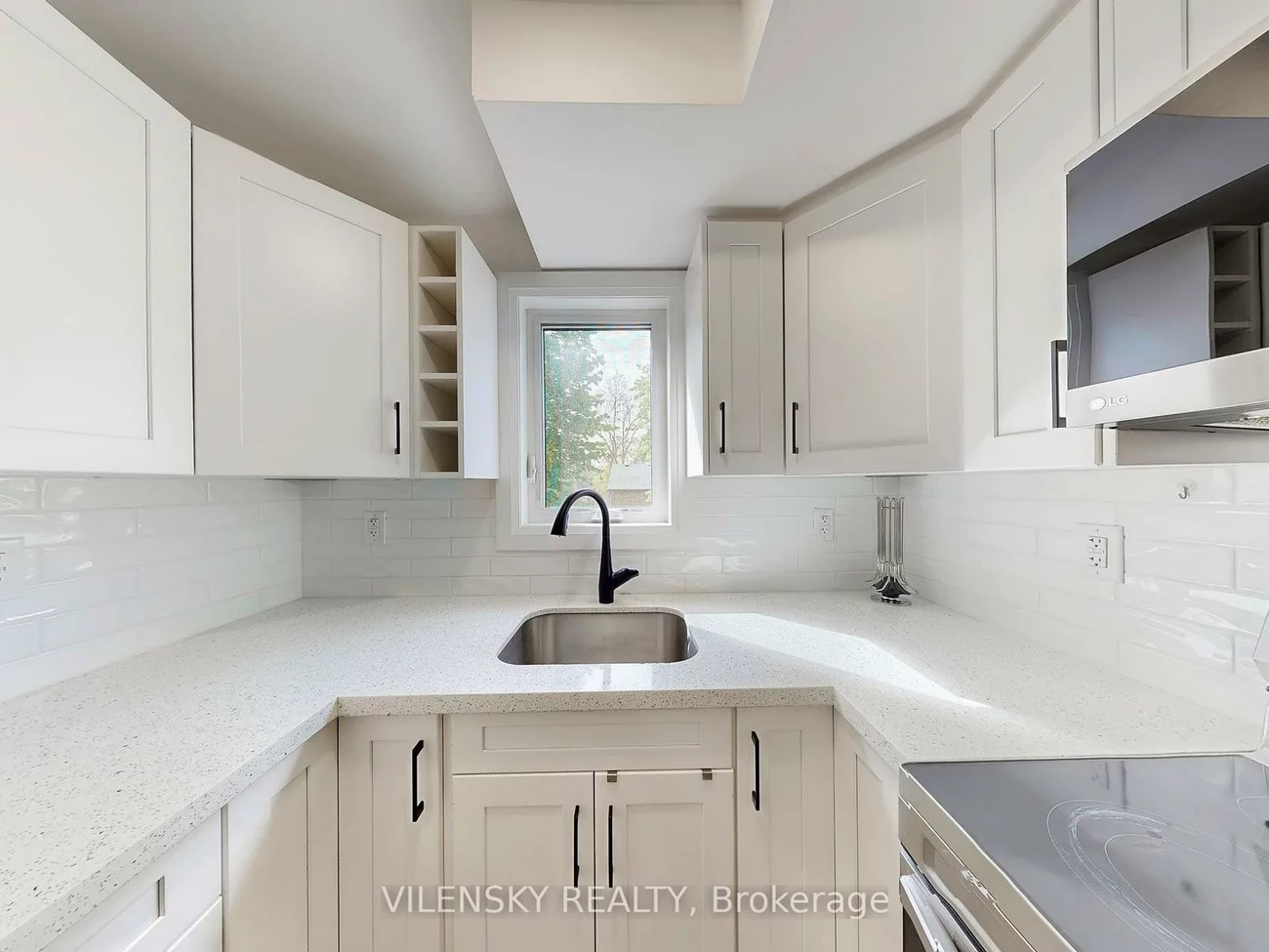 195, Owen, Wellington, Barrie