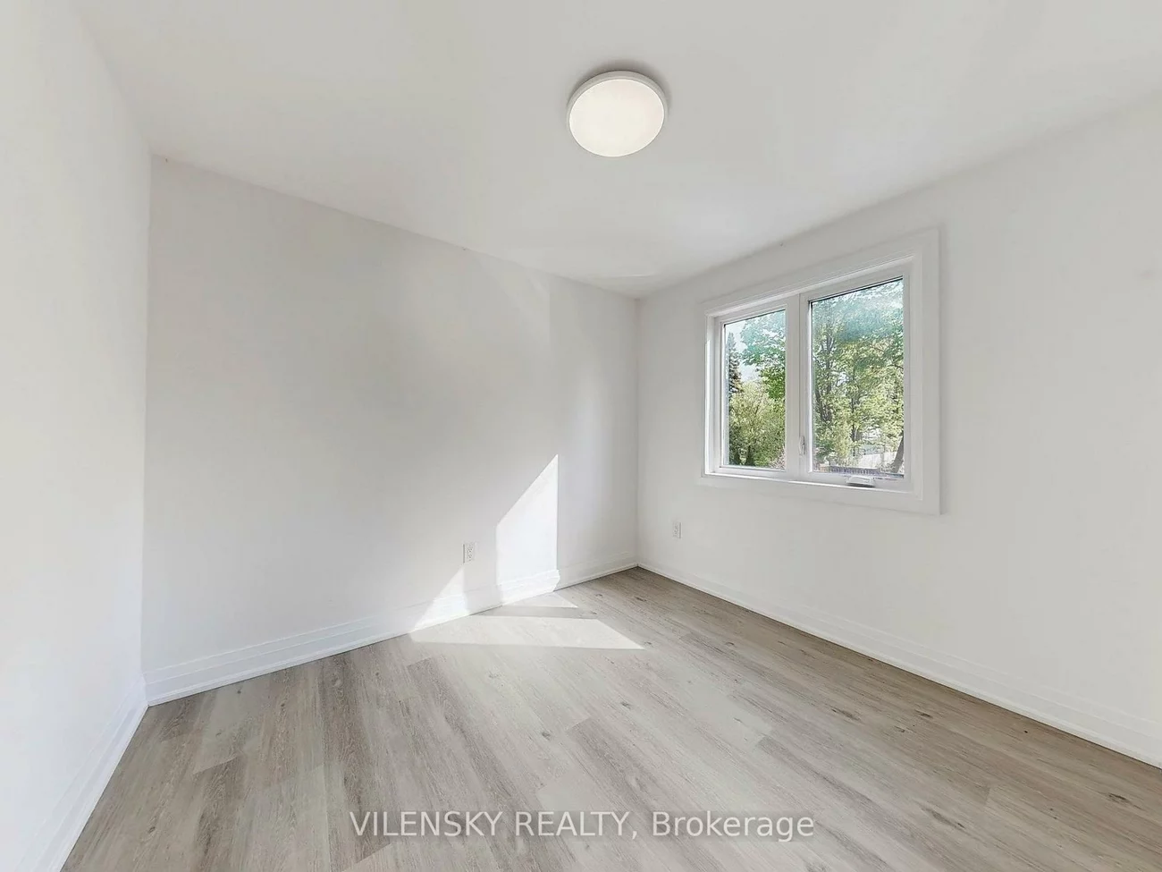 195, Owen, Wellington, Barrie