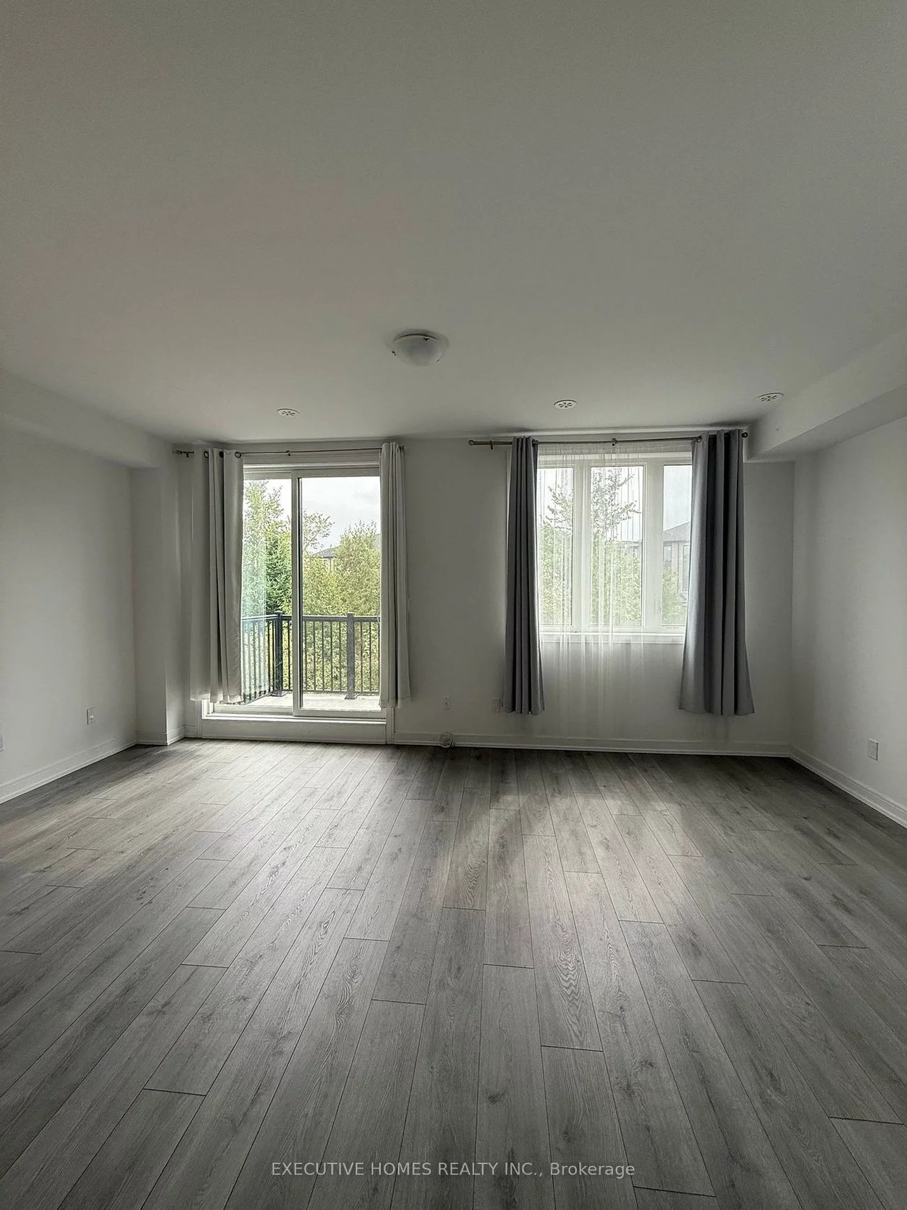 10, Blue Forest, Innis-Shore, Barrie