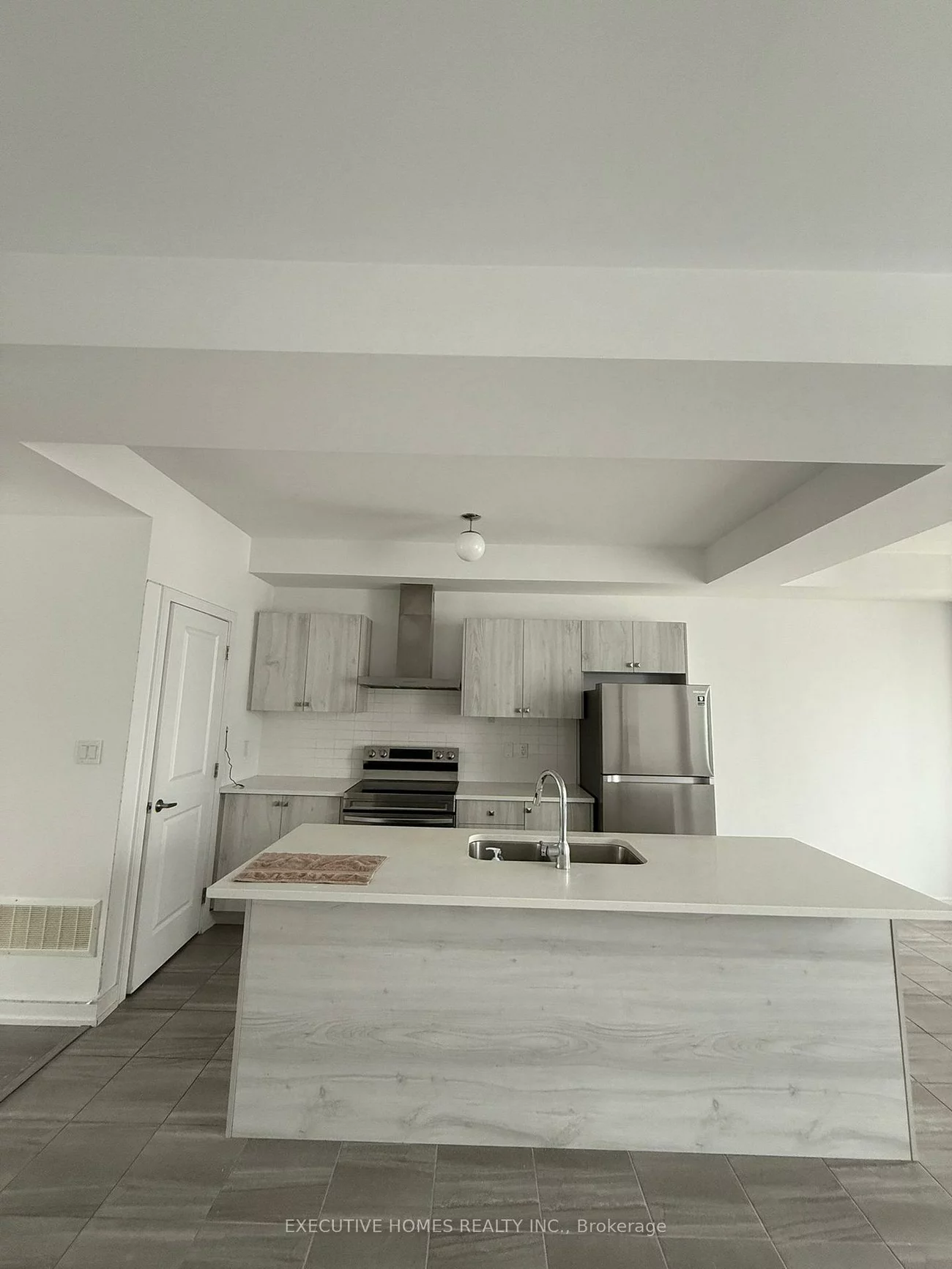 10, Blue Forest, Innis-Shore, Barrie