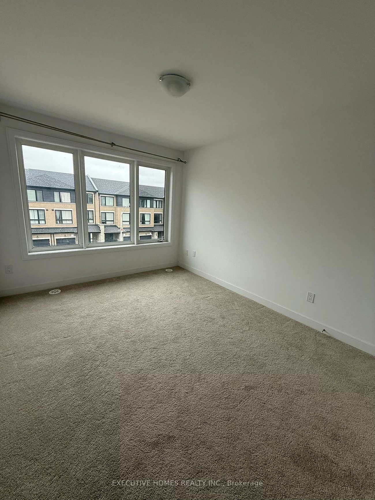 10, Blue Forest, Innis-Shore, Barrie