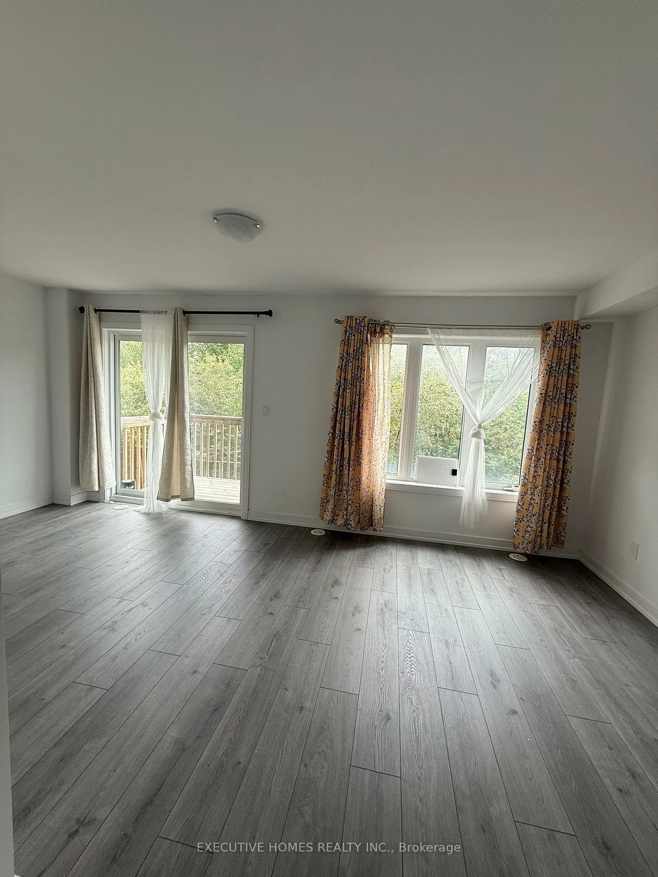 10, Blue Forest, Innis-Shore, Barrie
