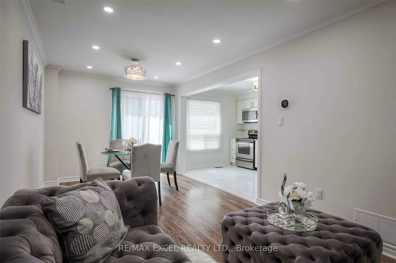 22, Weatherup, West Bayfield, Barrie