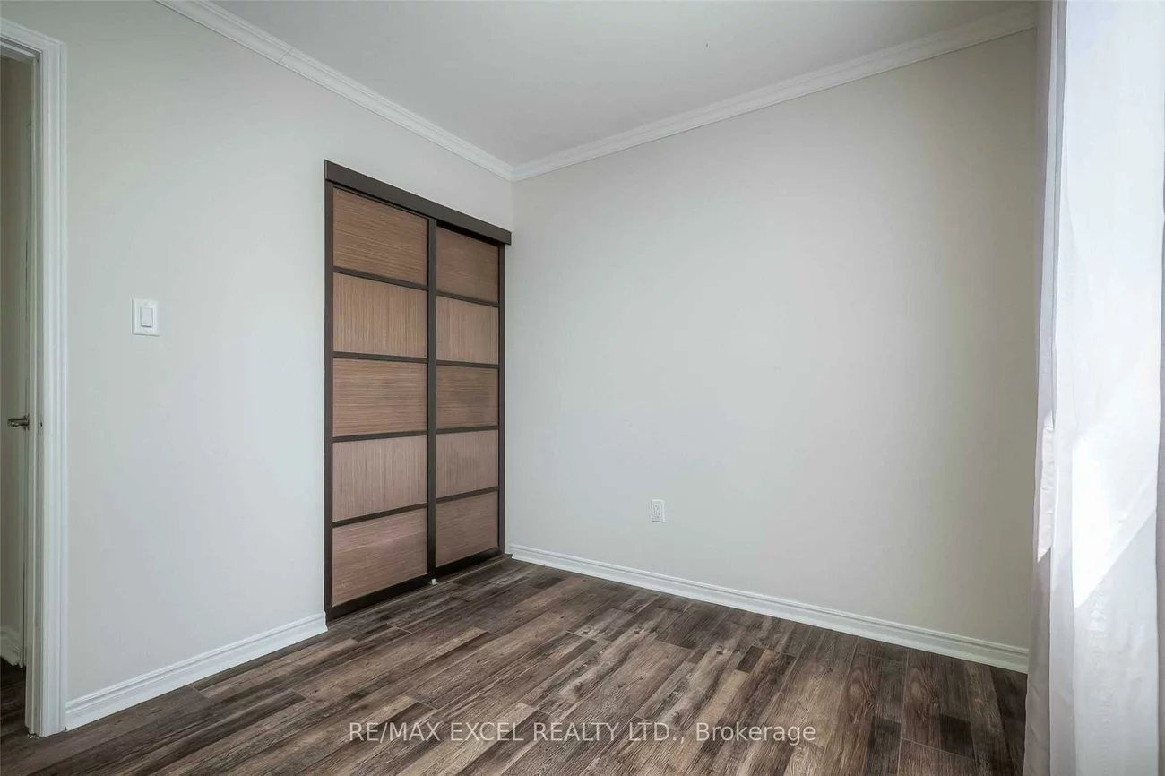 22, Weatherup, West Bayfield, Barrie