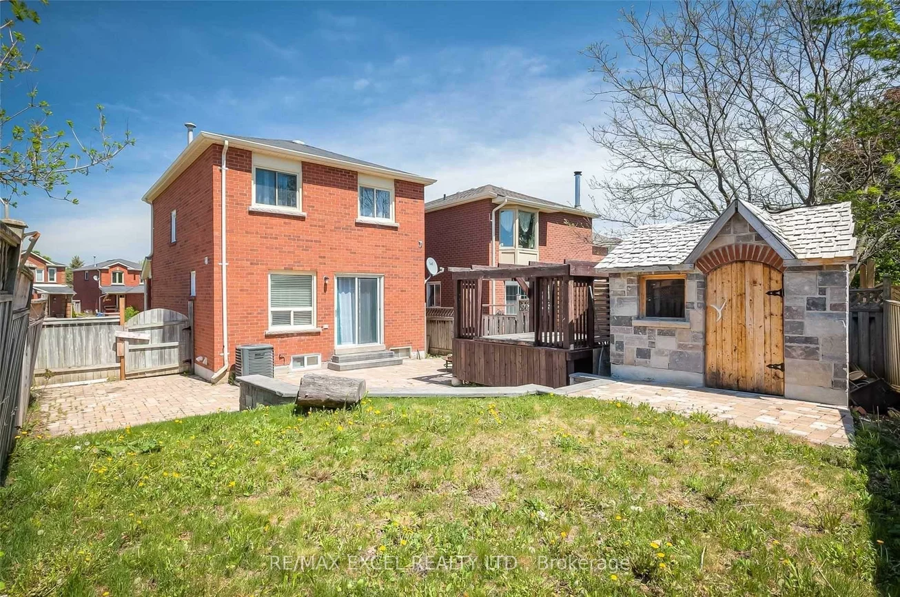 22, Weatherup, West Bayfield, Barrie
