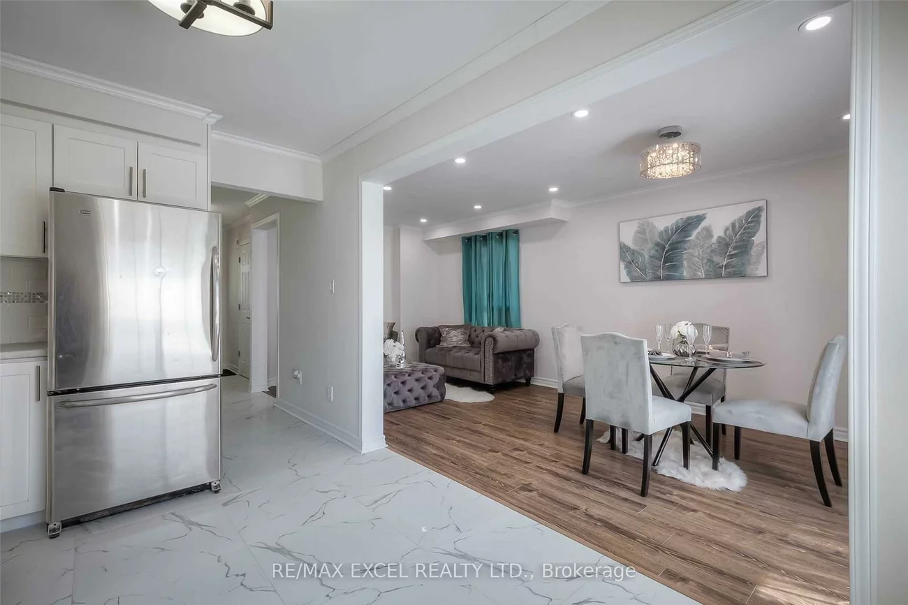 22, Weatherup, West Bayfield, Barrie