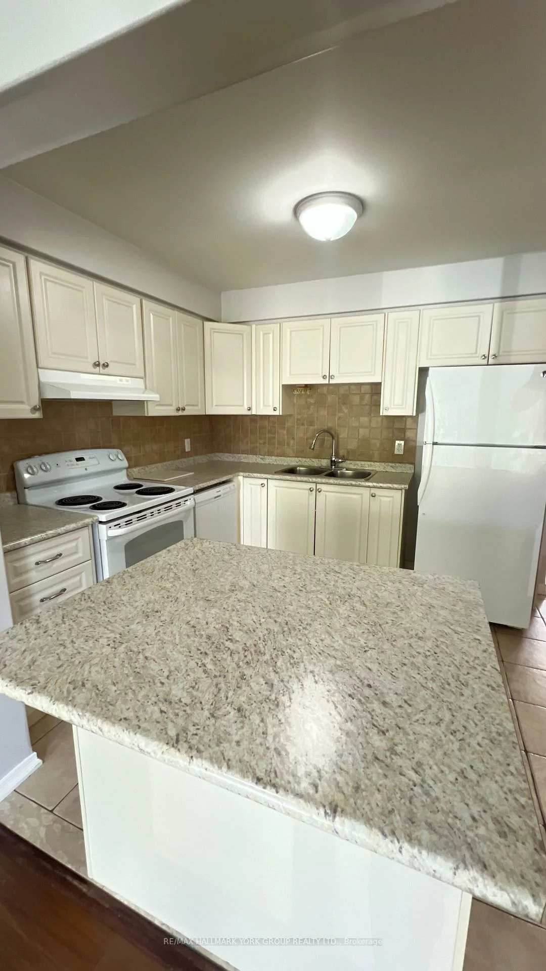 75, Prince William, Innis-Shore, Barrie