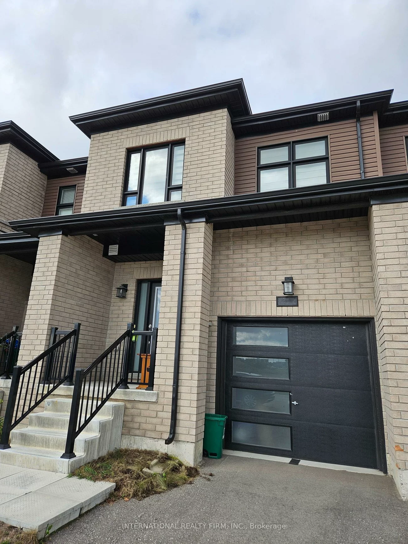 33, Turnberry, Painswick South, Barrie