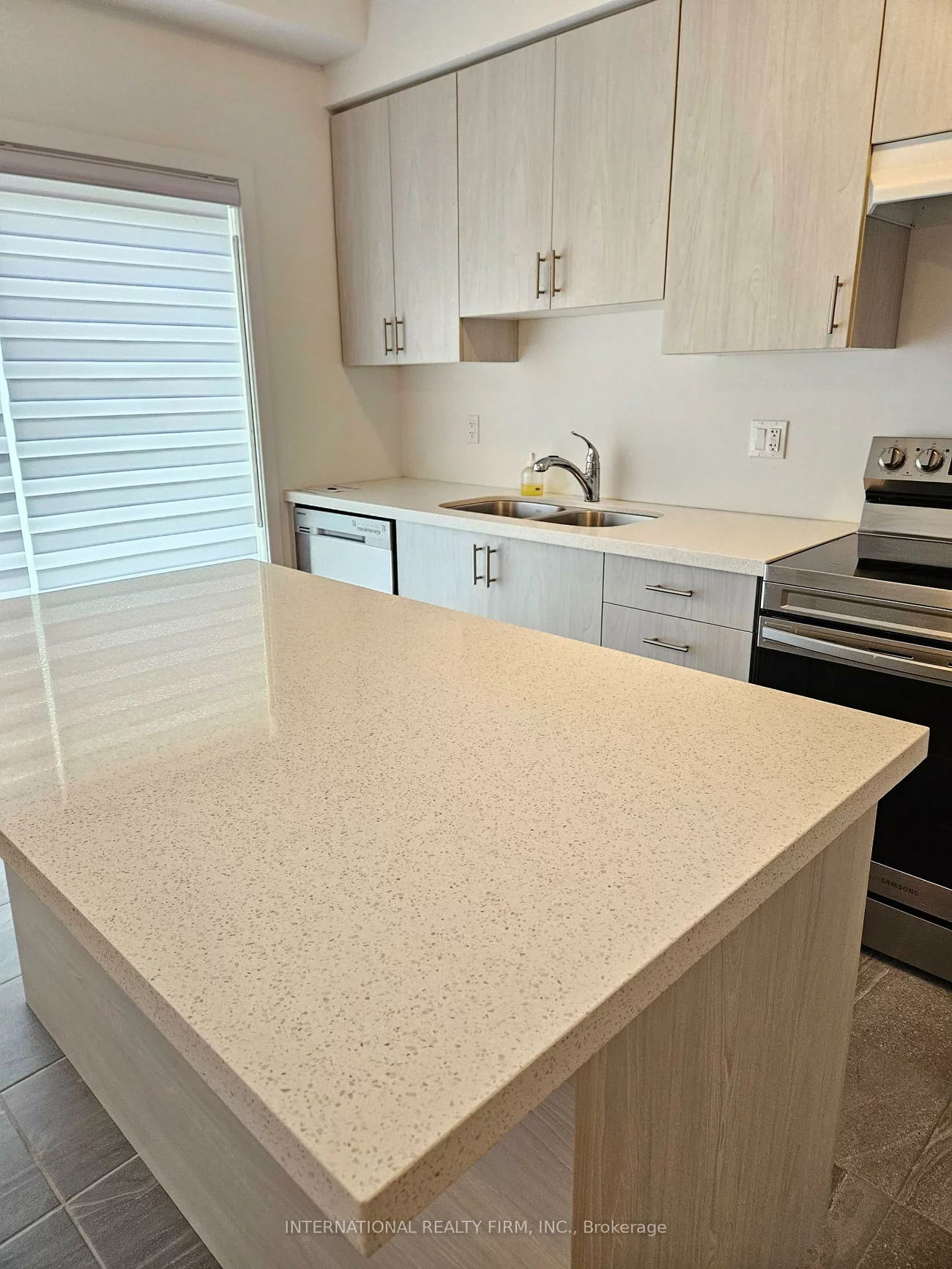 33, Turnberry, Painswick South, Barrie