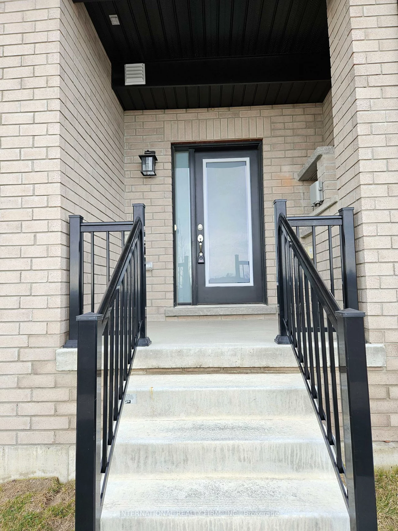 33, Turnberry, Painswick South, Barrie