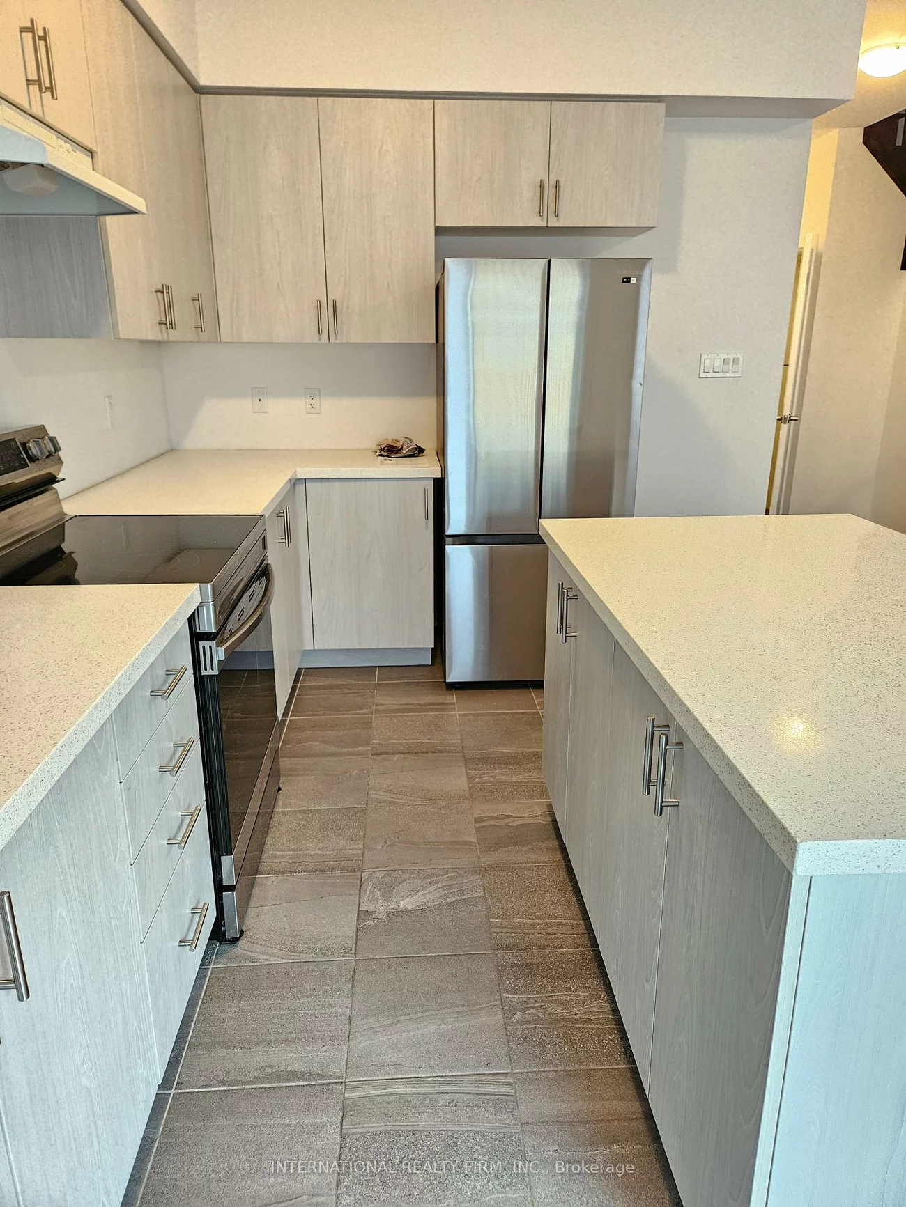 33, Turnberry, Painswick South, Barrie