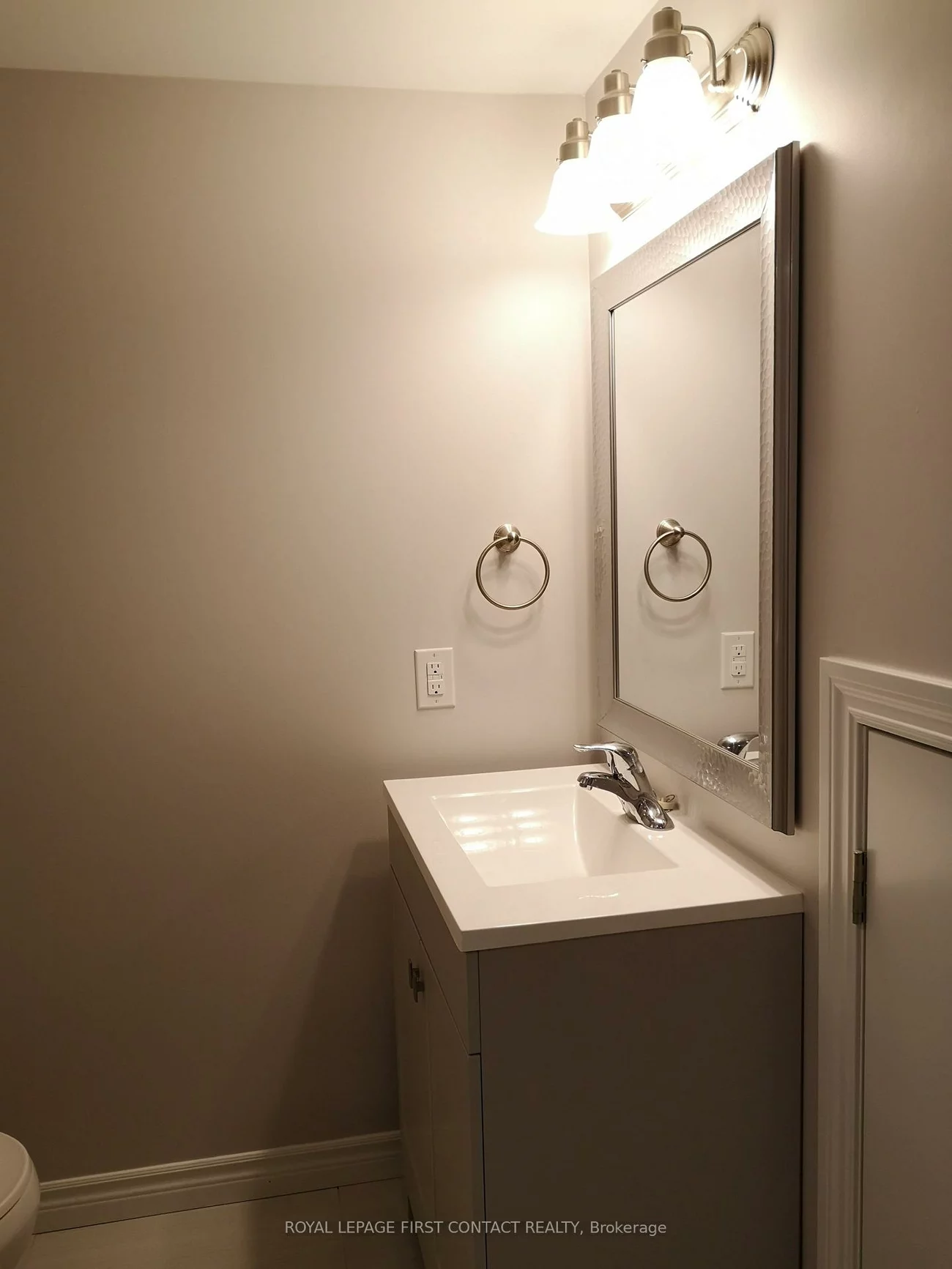 30, Burke, West Bayfield, Barrie