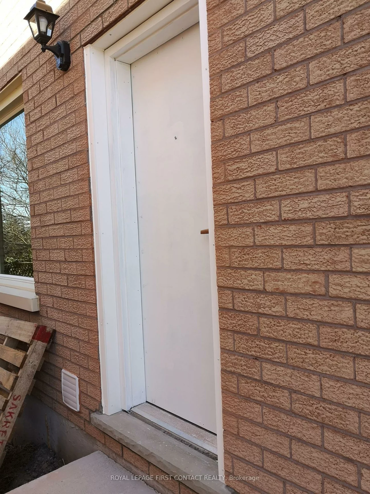 30, Burke, West Bayfield, Barrie