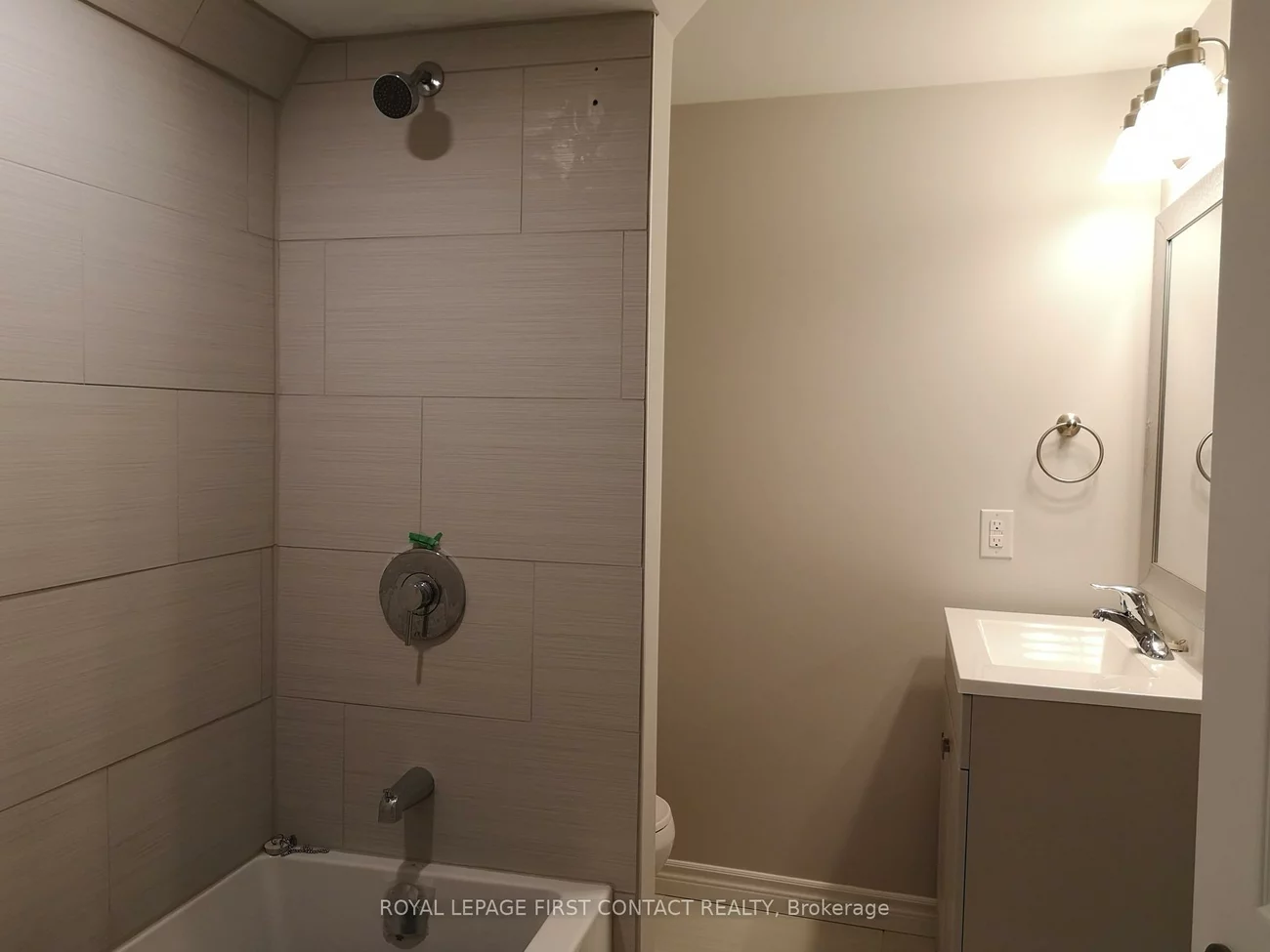 30, Burke, West Bayfield, Barrie