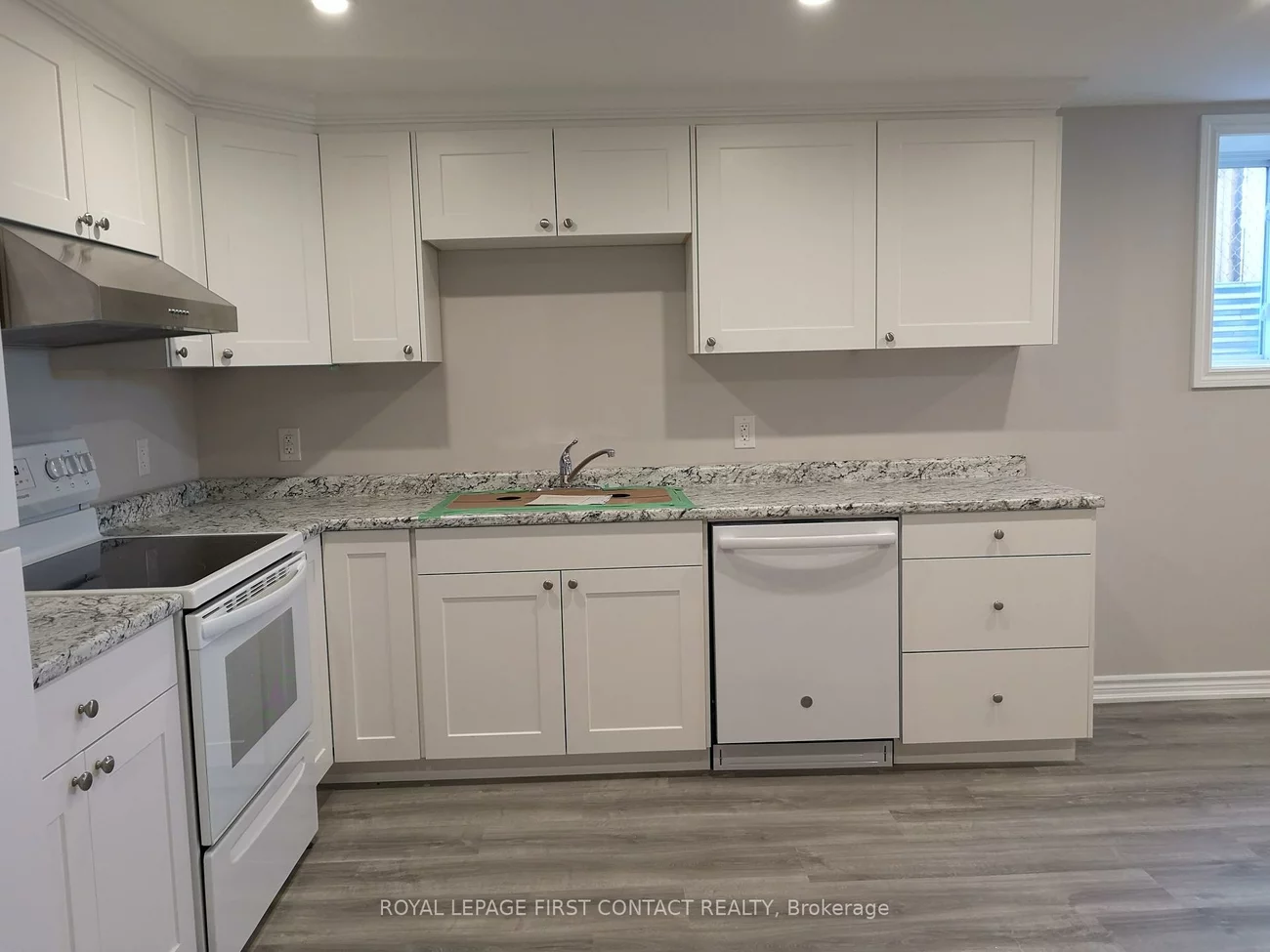 30, Burke, West Bayfield, Barrie
