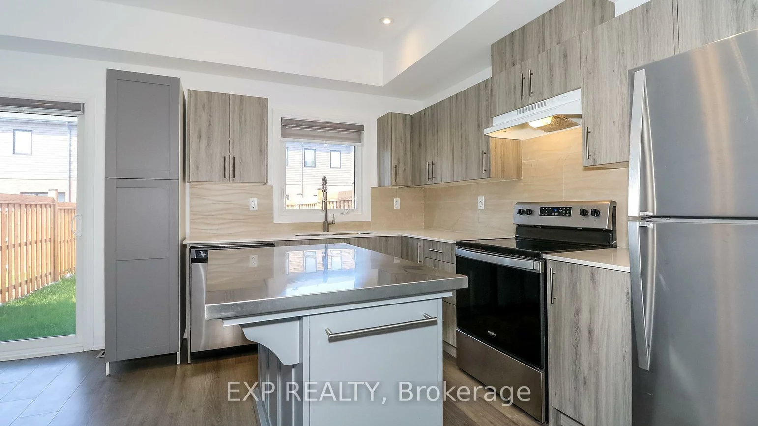 16, Haven, Painswick South, Barrie