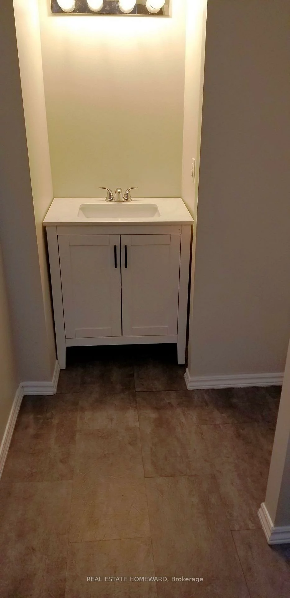 71, Mary, City Centre, Barrie