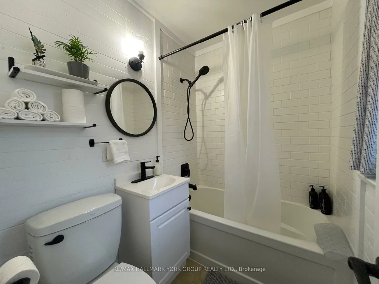 102, Gunn, Wellington, Barrie