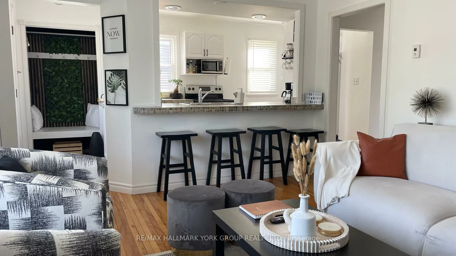 102, Gunn, Wellington, Barrie