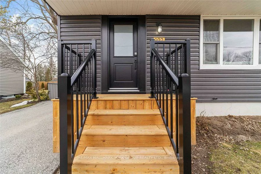 102, Gunn, Wellington, Barrie