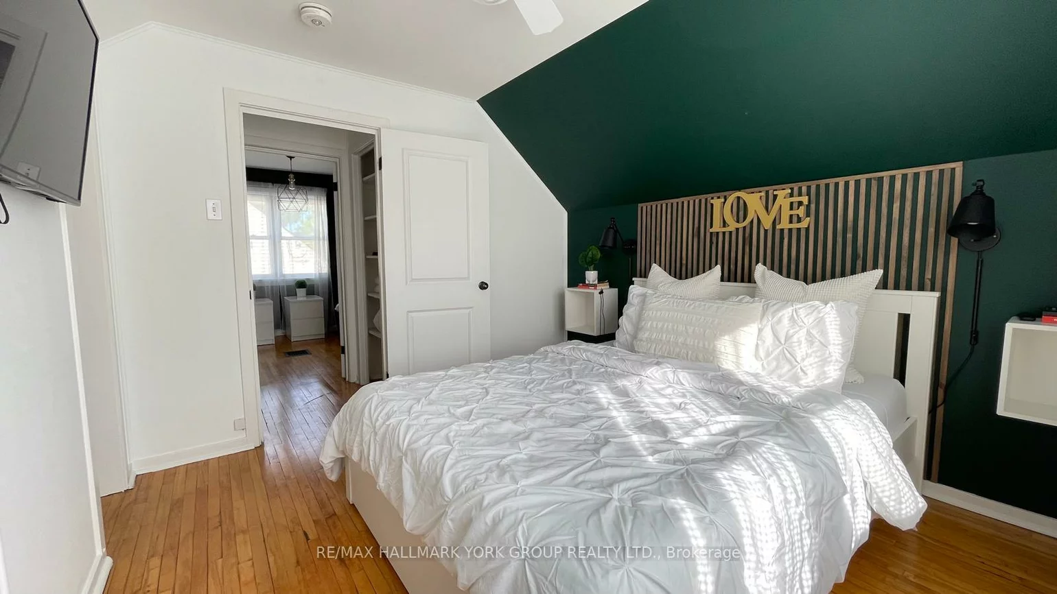 102, Gunn, Wellington, Barrie