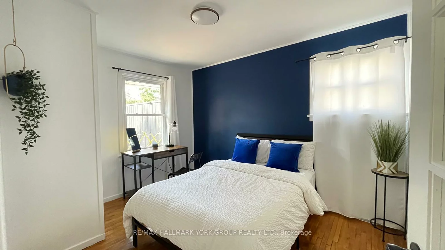 102, Gunn, Wellington, Barrie