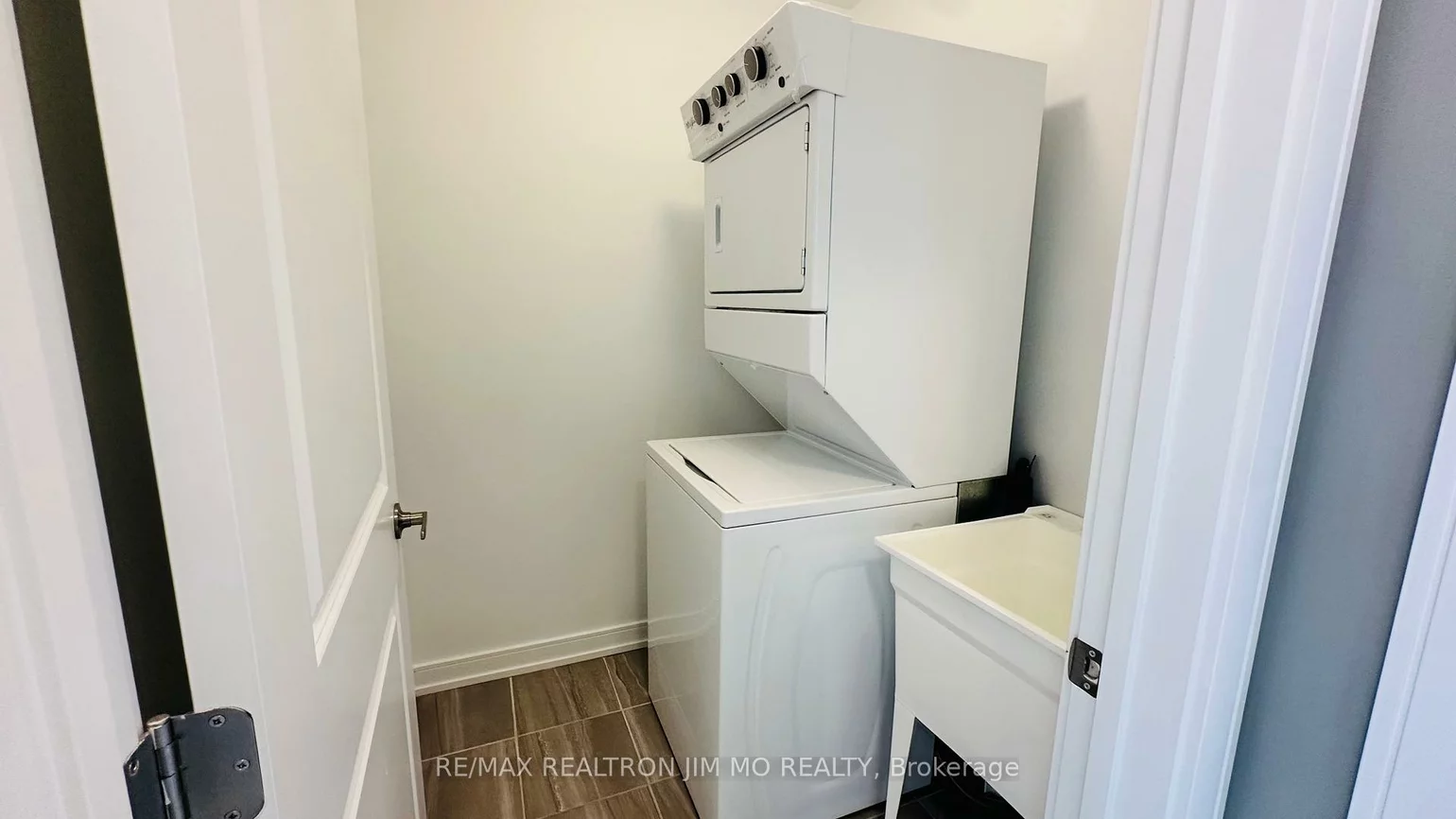 114, Blue Forest, Innis-Shore, Barrie