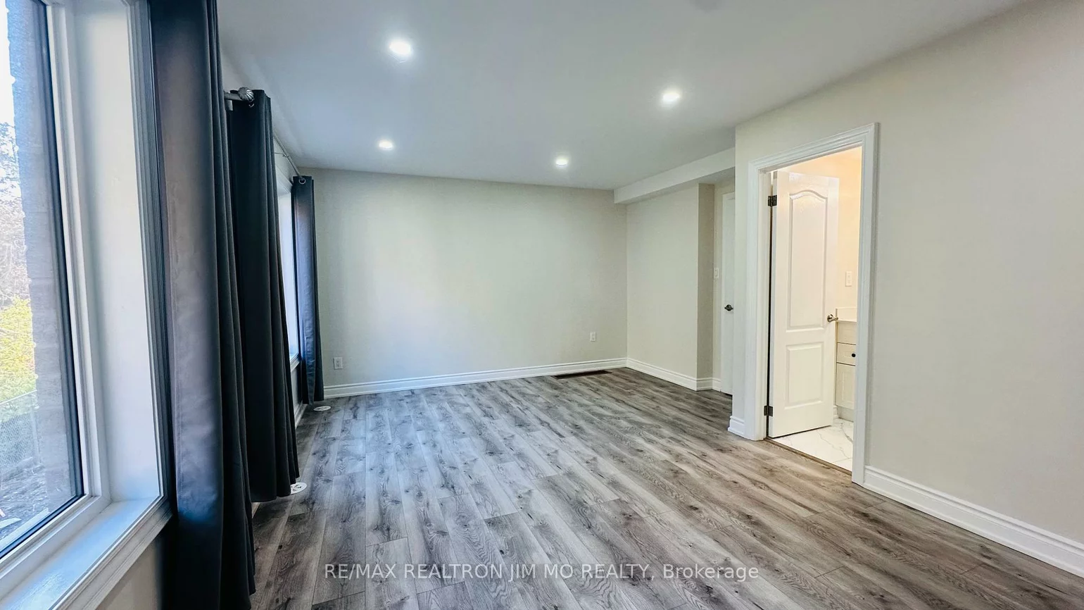 114, Blue Forest, Innis-Shore, Barrie