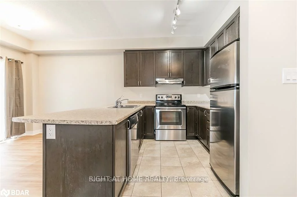 98, PEARCEY, West Bayfield, Barrie