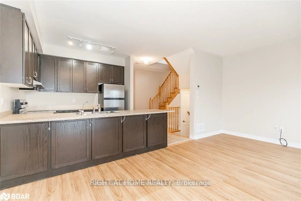 98, PEARCEY, West Bayfield, Barrie
