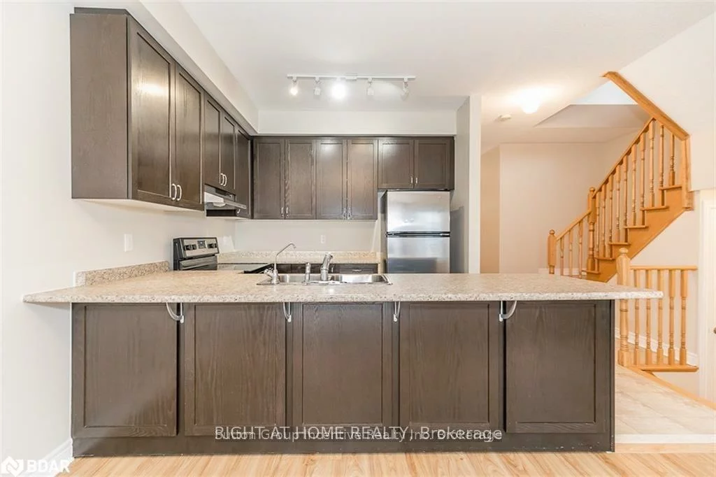 98, PEARCEY, West Bayfield, Barrie