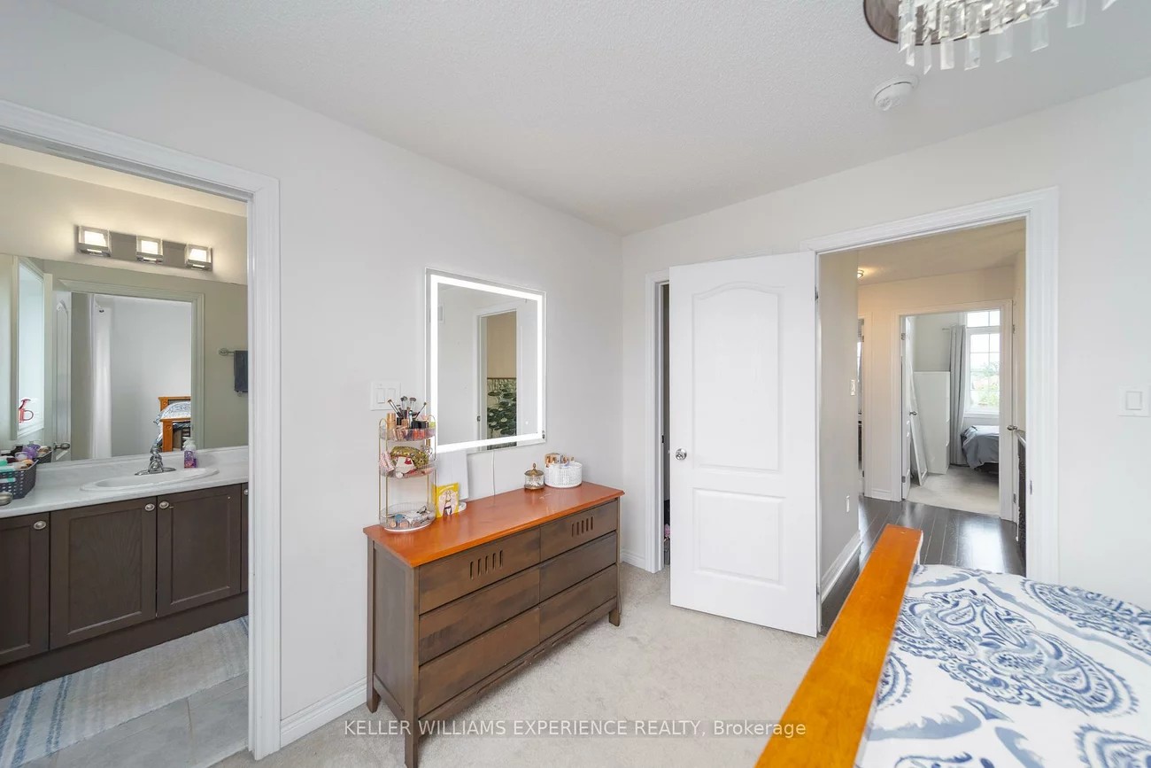 48, Snelgrove, West Bayfield, Barrie