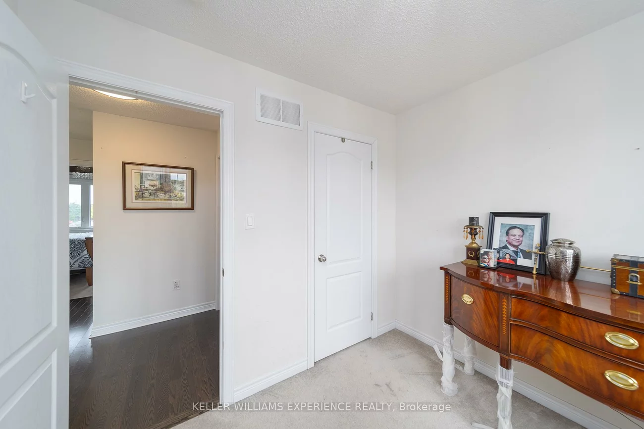 48, Snelgrove, West Bayfield, Barrie