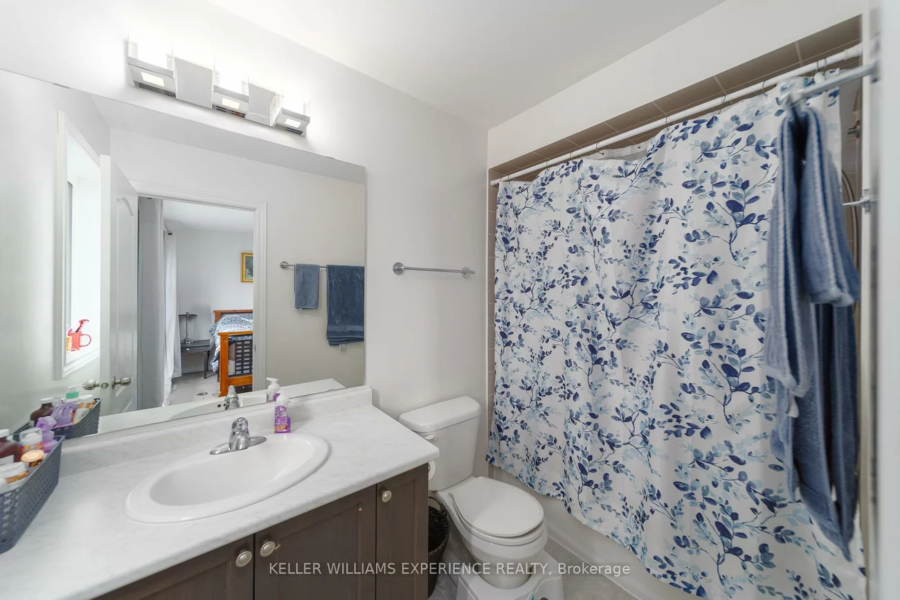 48, Snelgrove, West Bayfield, Barrie