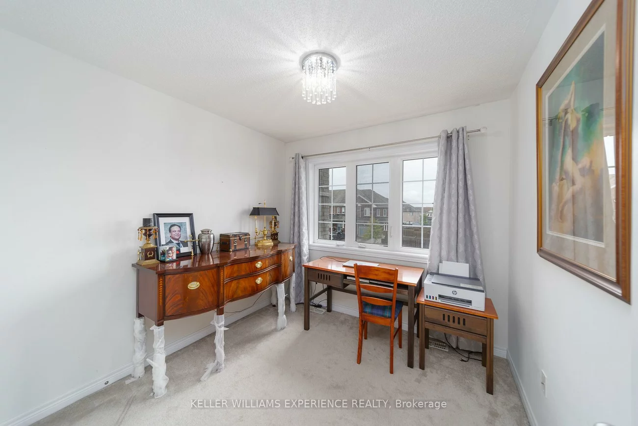 48, Snelgrove, West Bayfield, Barrie