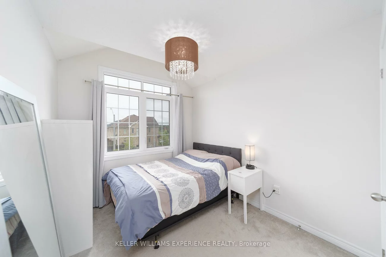 48, Snelgrove, West Bayfield, Barrie