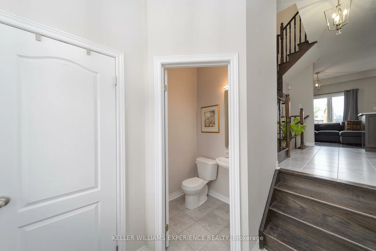 48, Snelgrove, West Bayfield, Barrie