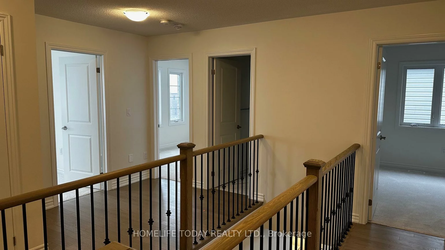 7, Phoenix, Painswick South, Barrie