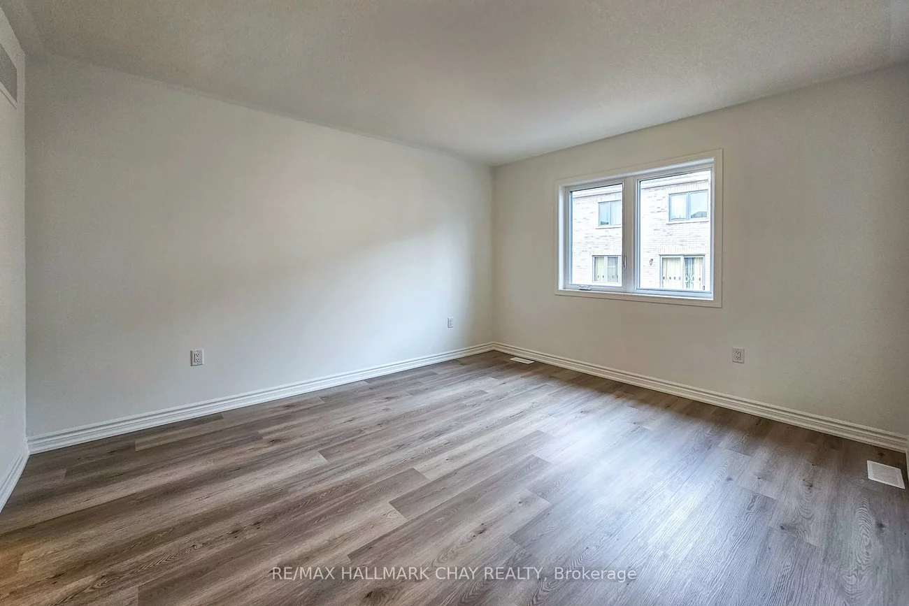 8, Vinewood, Rural Barrie Southeast, Barrie