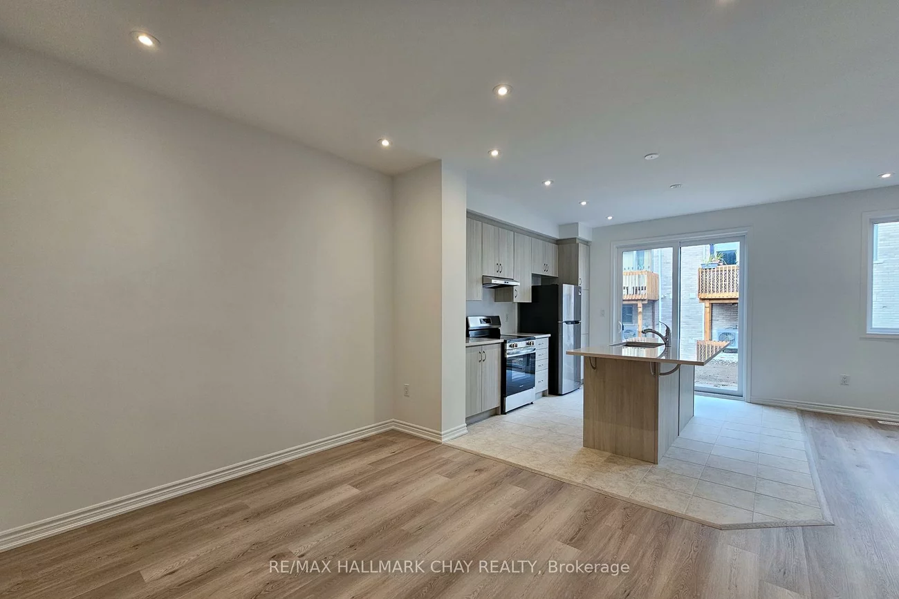 8, Vinewood, Rural Barrie Southeast, Barrie