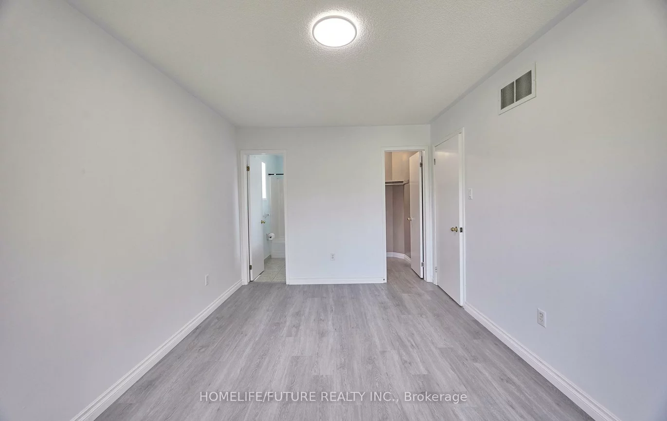6, Pickett, Painswick North, Barrie