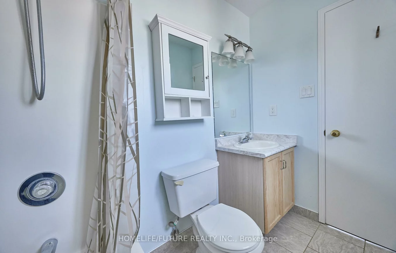 6, Pickett, Painswick North, Barrie