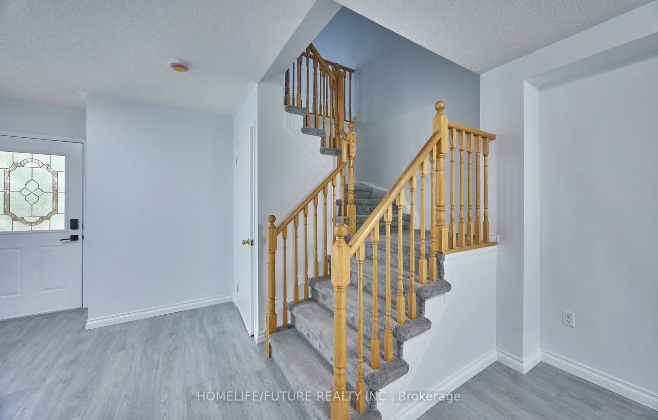 6, Pickett, Painswick North, Barrie