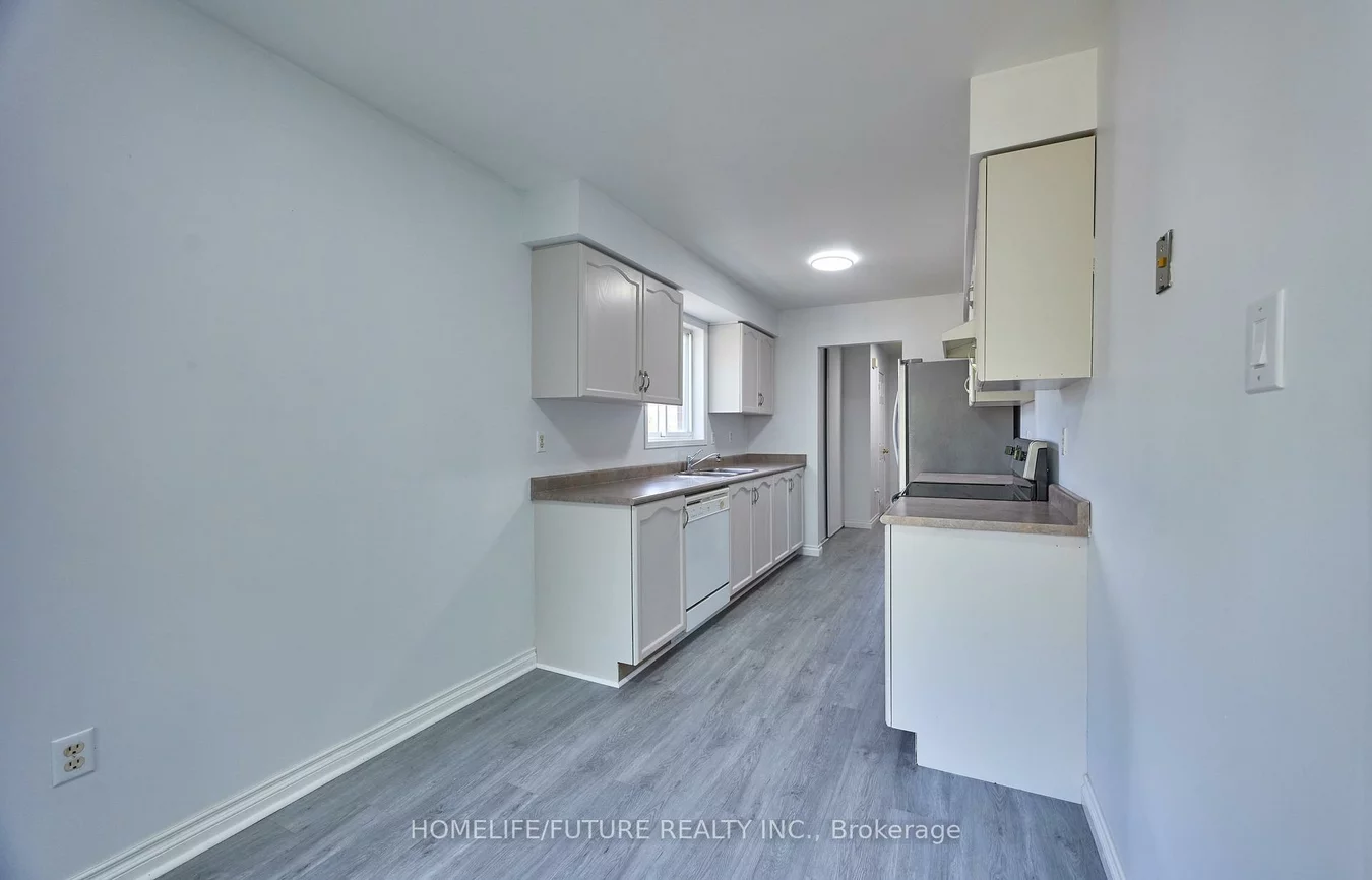 6, Pickett, Painswick North, Barrie