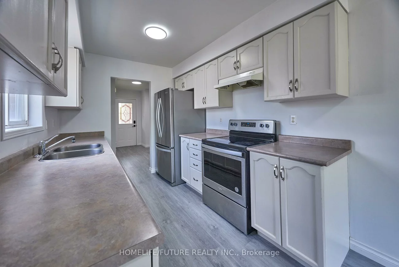 6, Pickett, Painswick North, Barrie